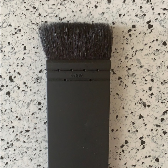 NEW/NWOT NARS Kabuki Ita Premium Contouring Brush - Picture 5 of 6